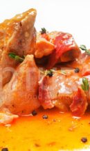 Manitas de cerdo en salsa